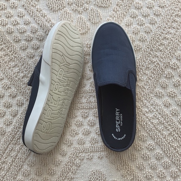 Sperry Slip On’s Navy (Pier Randi) - Picture 3 of 4